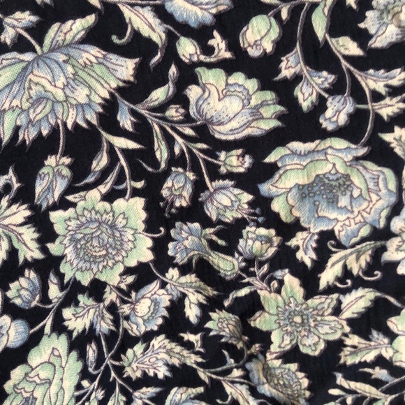 American Eagle Flowy Bell Sleeve Crop Top - Picture 5 of 5